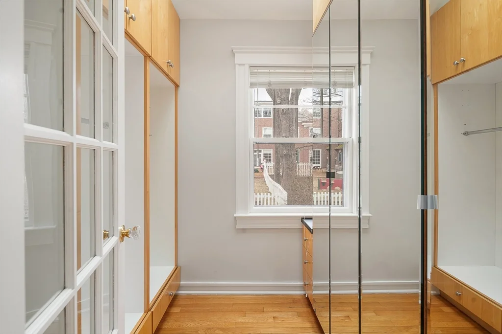 110 Leonard St, Belmont