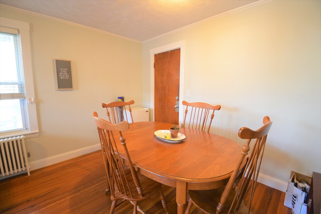 14 Breck Ave, Oak Square