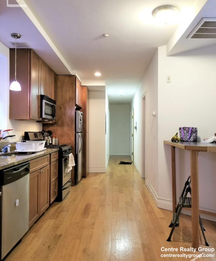 64 Louis Prang St, Longwood