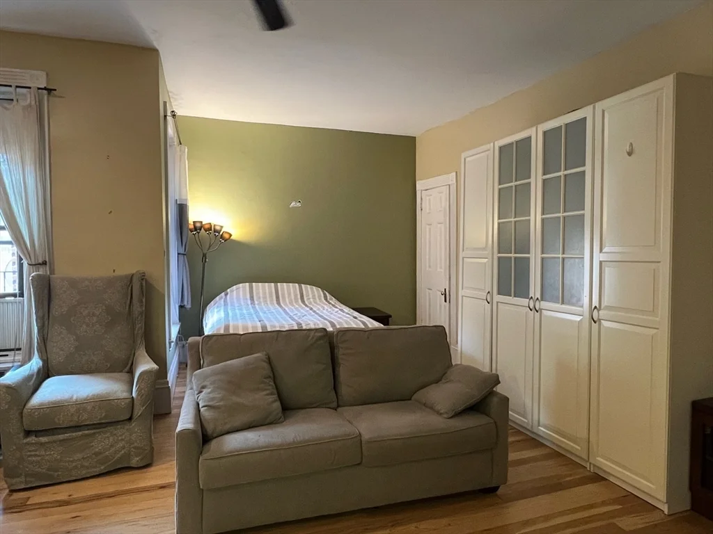 271 Dartmouth St, Back Bay