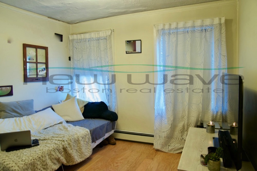 94 West Cedar St, Beacon Hill