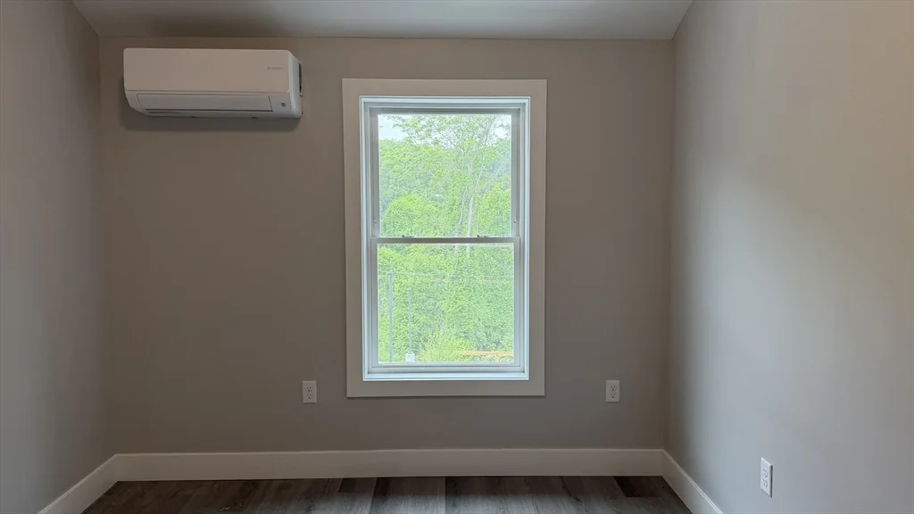 251 Sladen St, Dracut