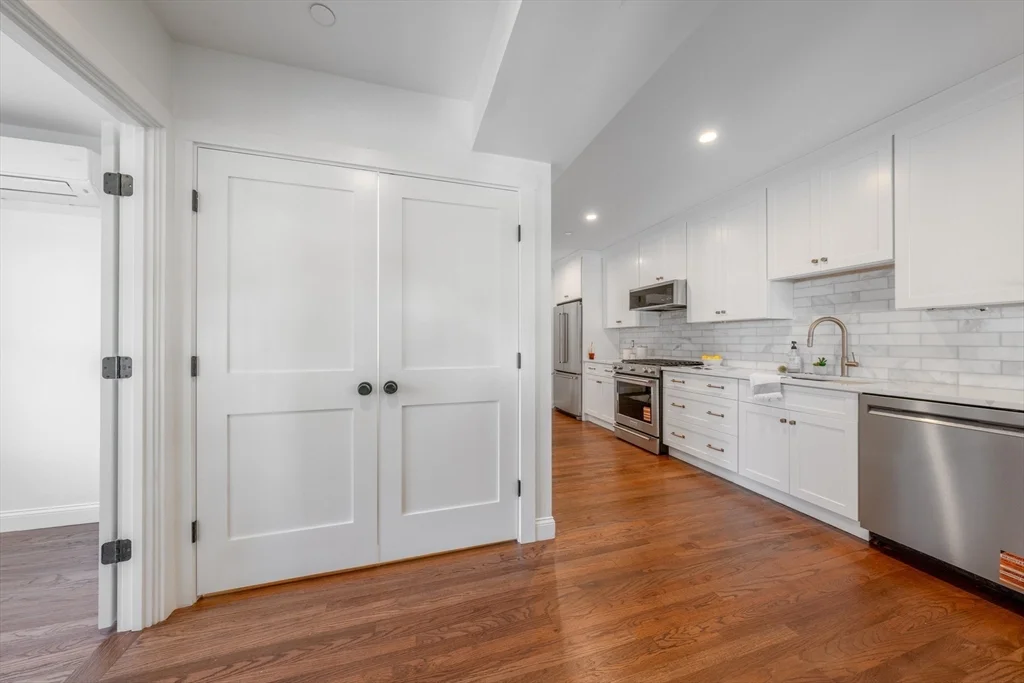 108 Florence St, Roslindale
