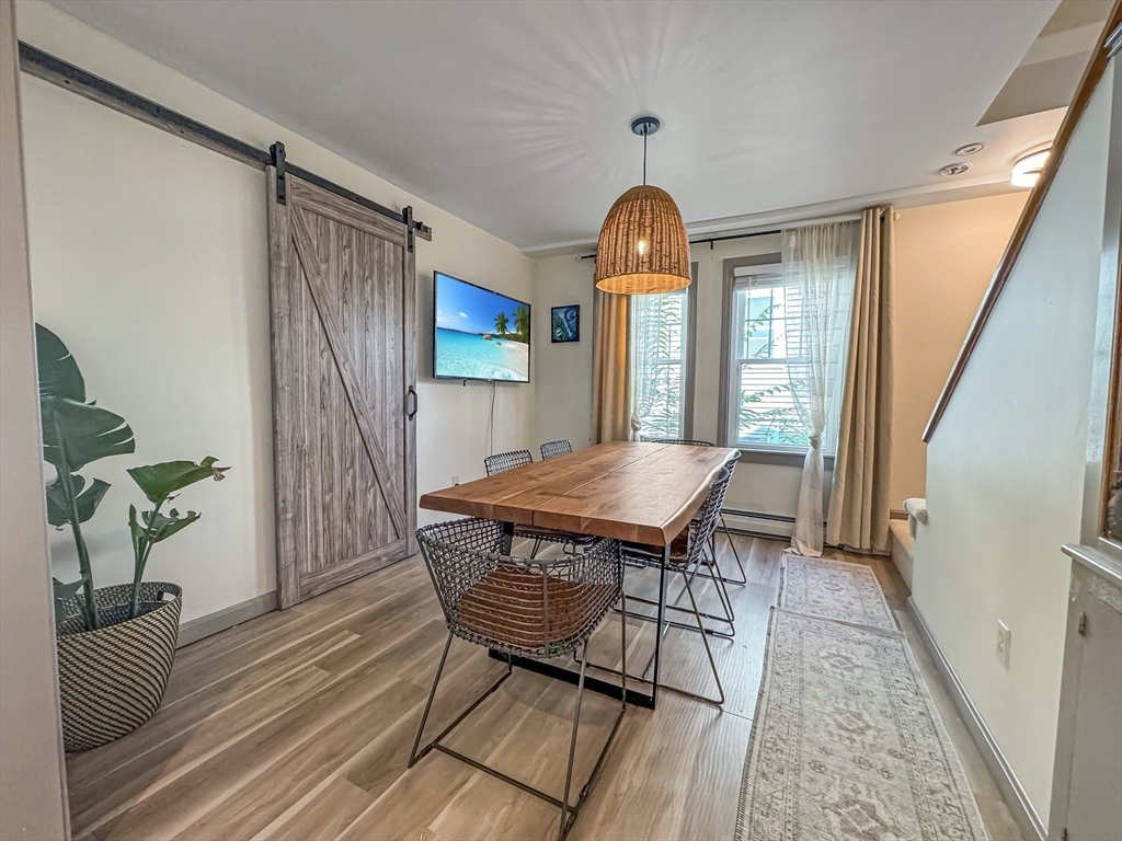 8 Greenhalge St, Medford