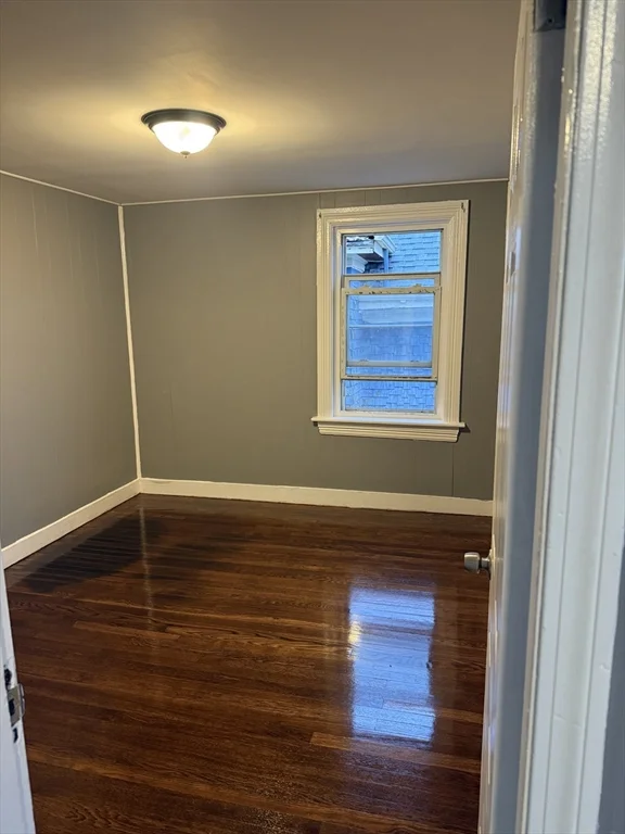 356 Linden St, Fall River