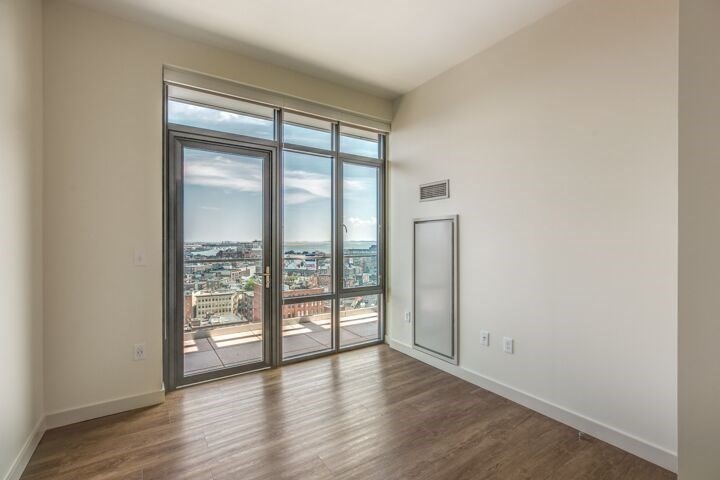 1 Canal St, North End