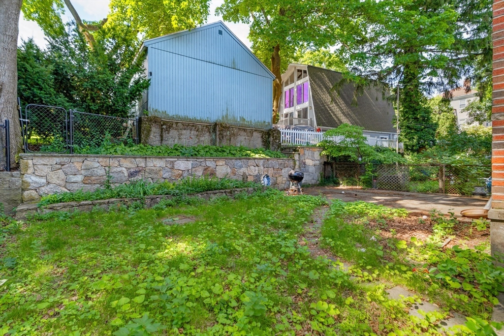 36 Thingvalla, Strawberry Hill