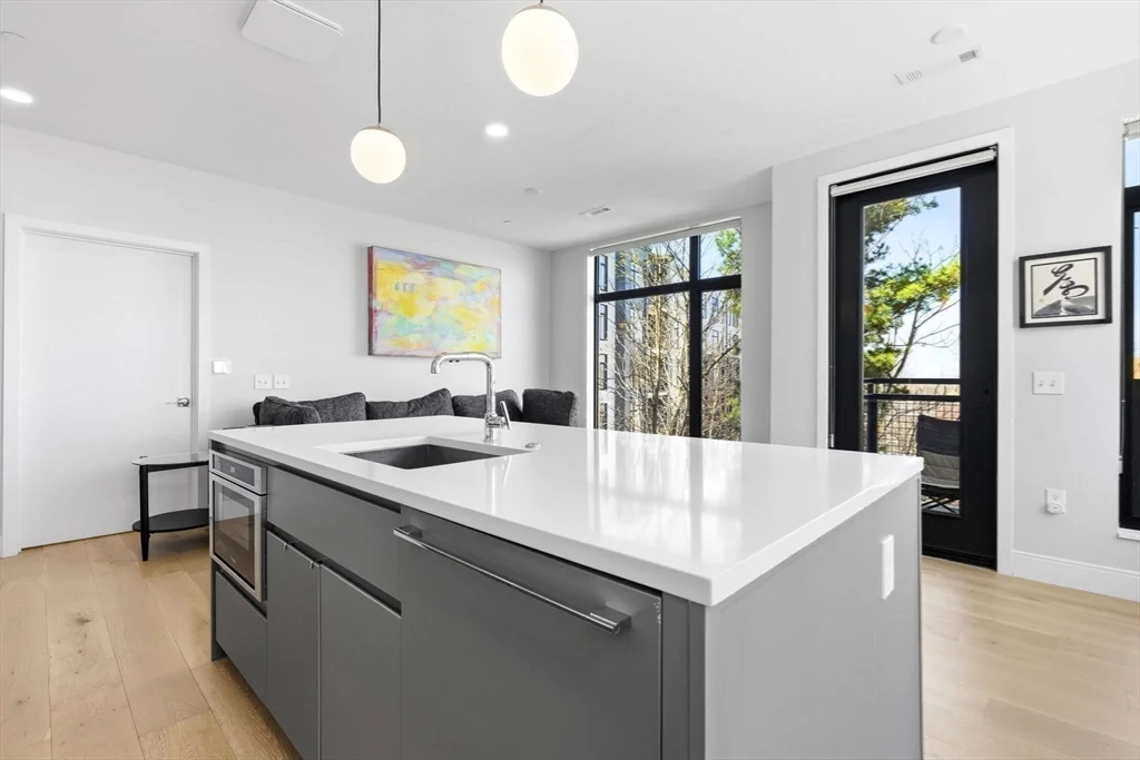 191 Washington St, Brighton