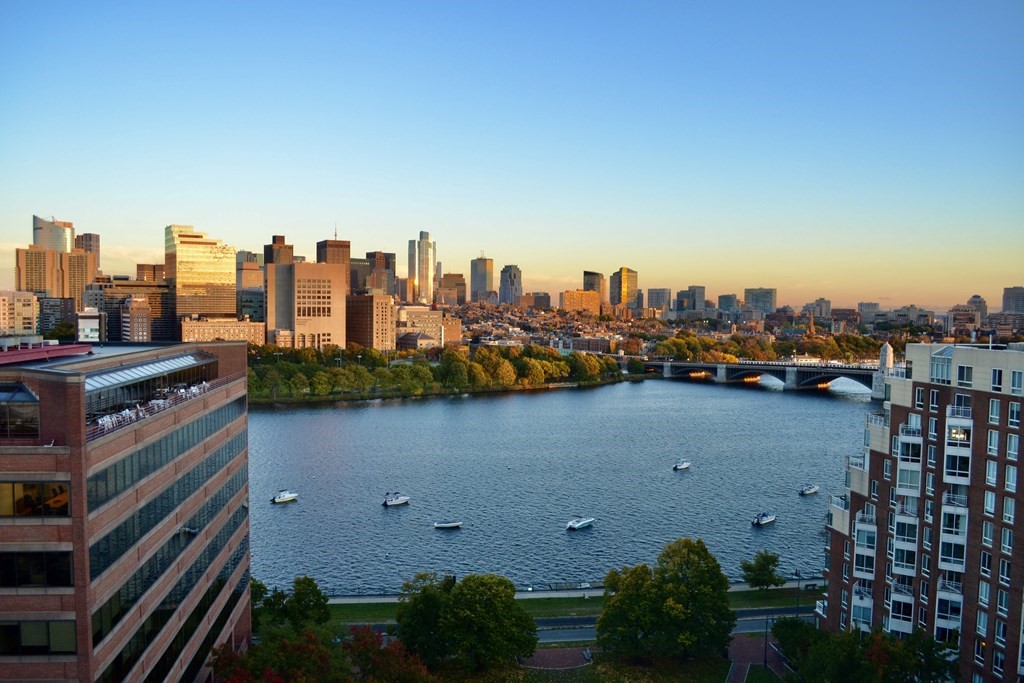 10 Rogers St, East Cambridge