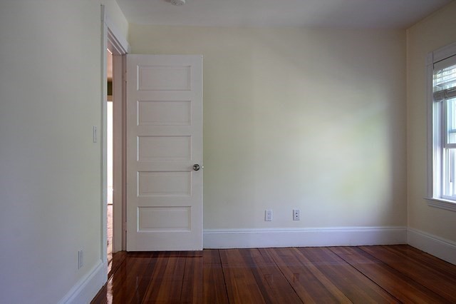 266 Lake Ave, Newton