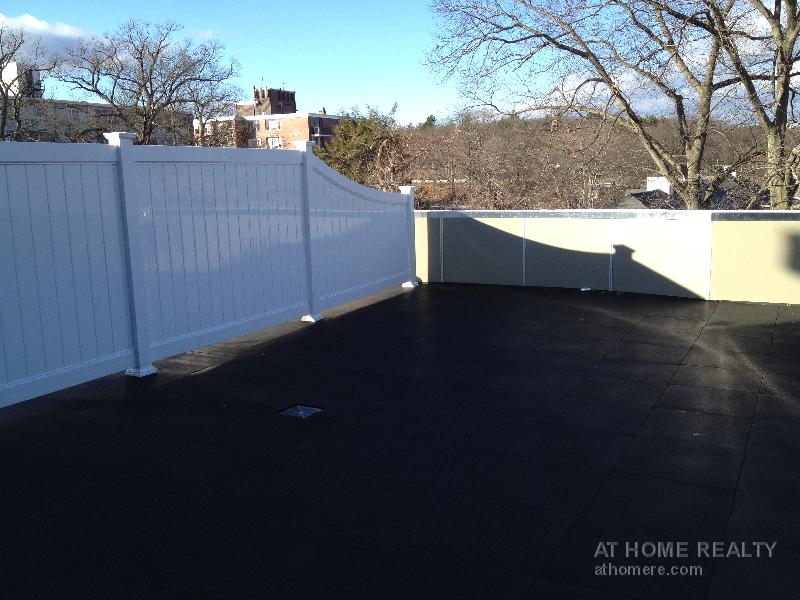 321 Hammond Pond Pkwa, Chestnut Hill