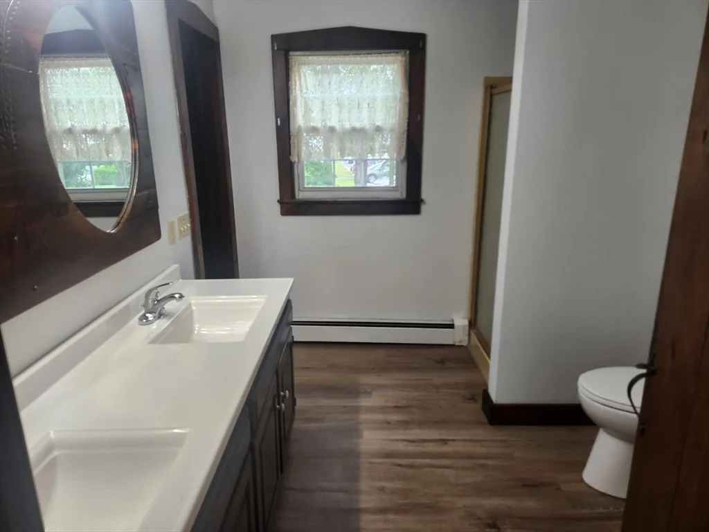 285 Main St, Spencer