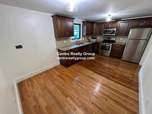 769 Watertown St, Nonantum