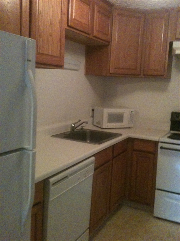 75 Winthrop St, Everett