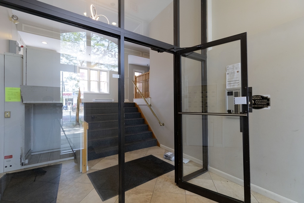 2456 Massachusetts Ave, North Cambridge