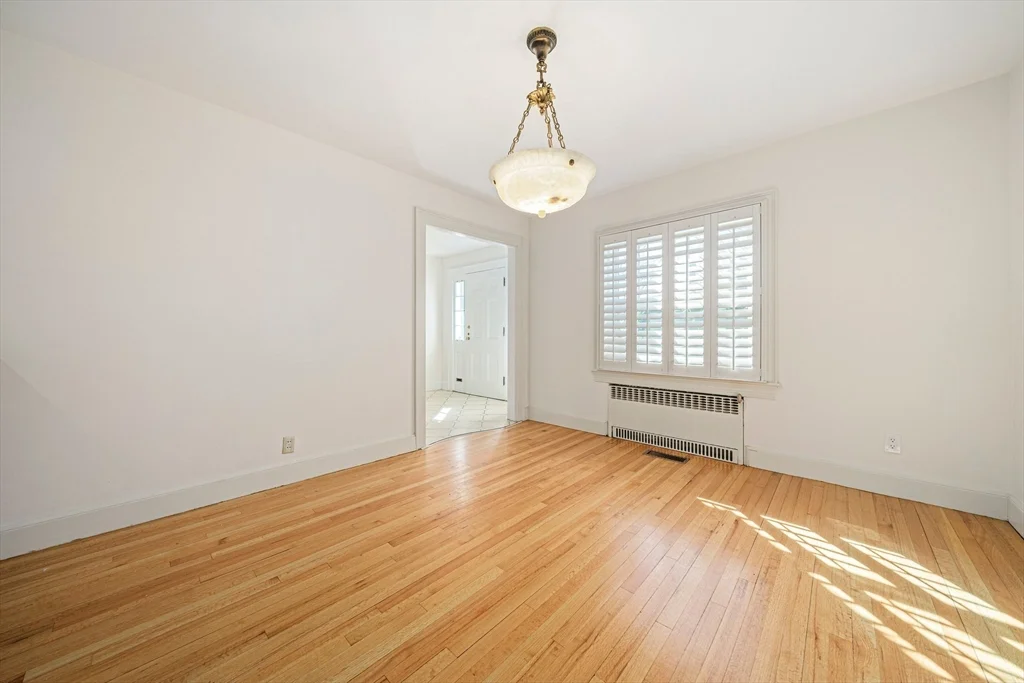 93 Lincoln Rd, Lawrence Estates