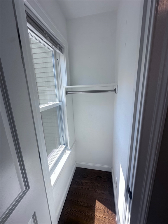 39 W Walnut Park, Roxbury