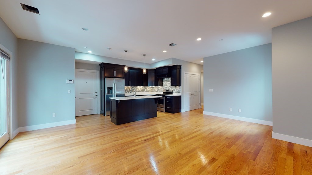 41 W 2nd St, South Boston