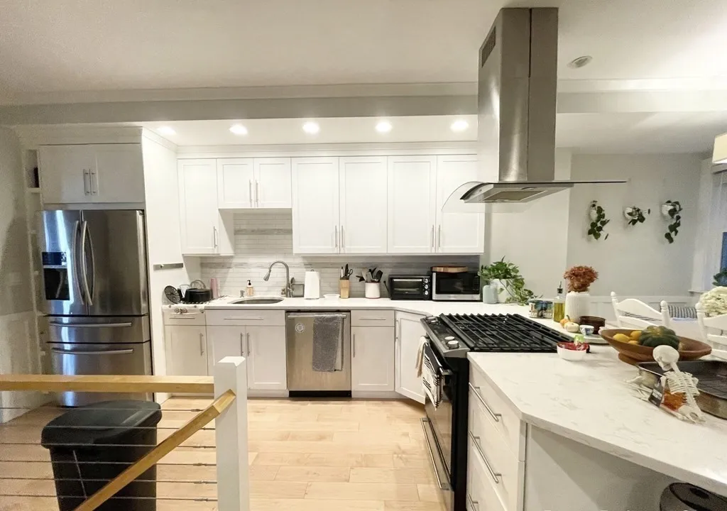 108 Buttonwood, Boston