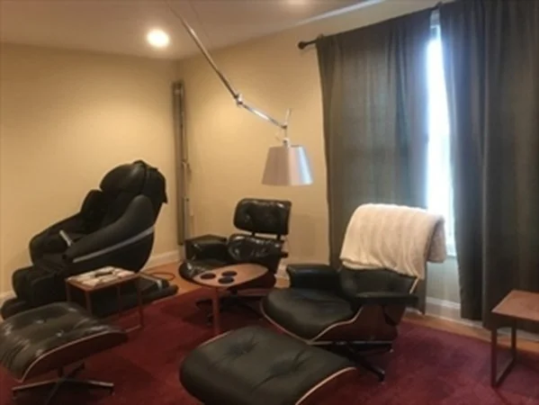 11 Oak St, Watertown