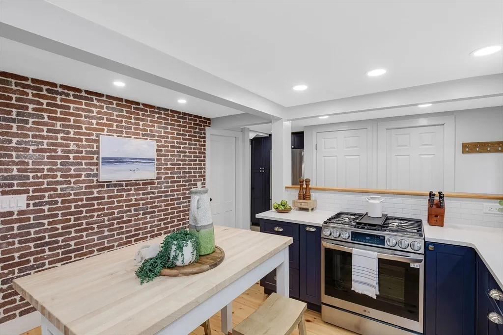 7 Summer St, Newburyport