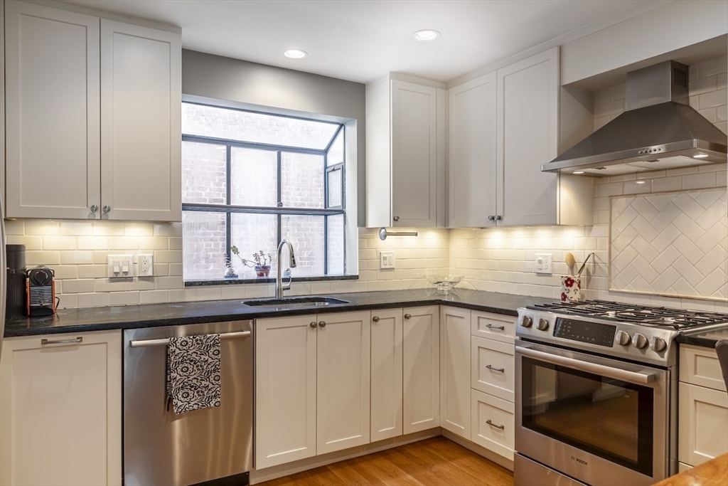 54 Trowbridge, Mid-Cambridge