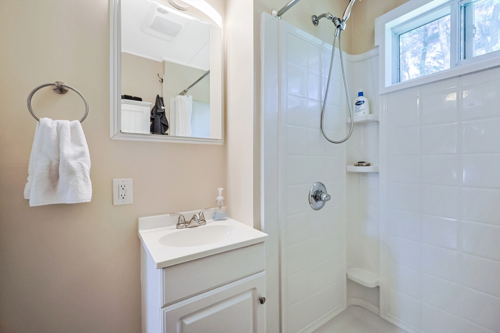 60 Verndale Ave, Attleboro