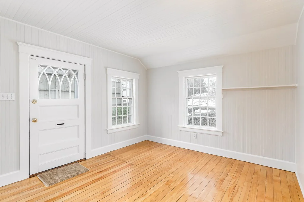 92 Farmers Row, Groton