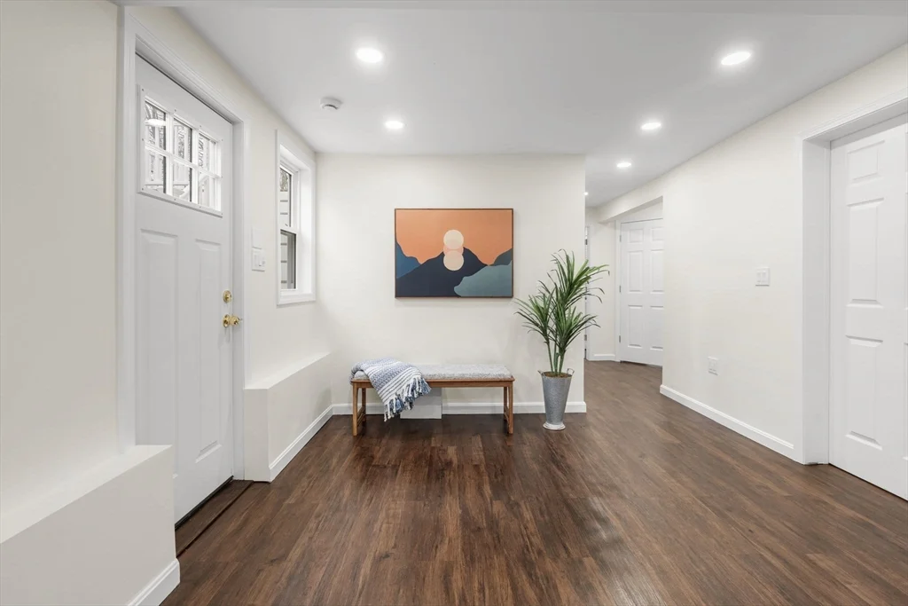 7 Old North Rd, Hudson