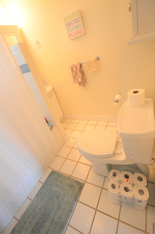 14 Breck Ave, Oak Square