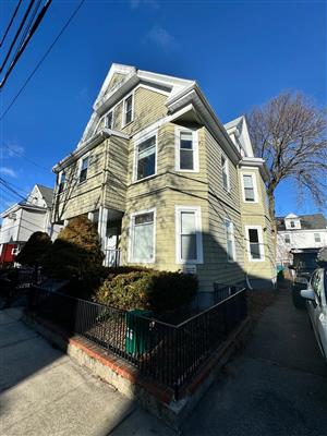 47 Orchard St, Medford