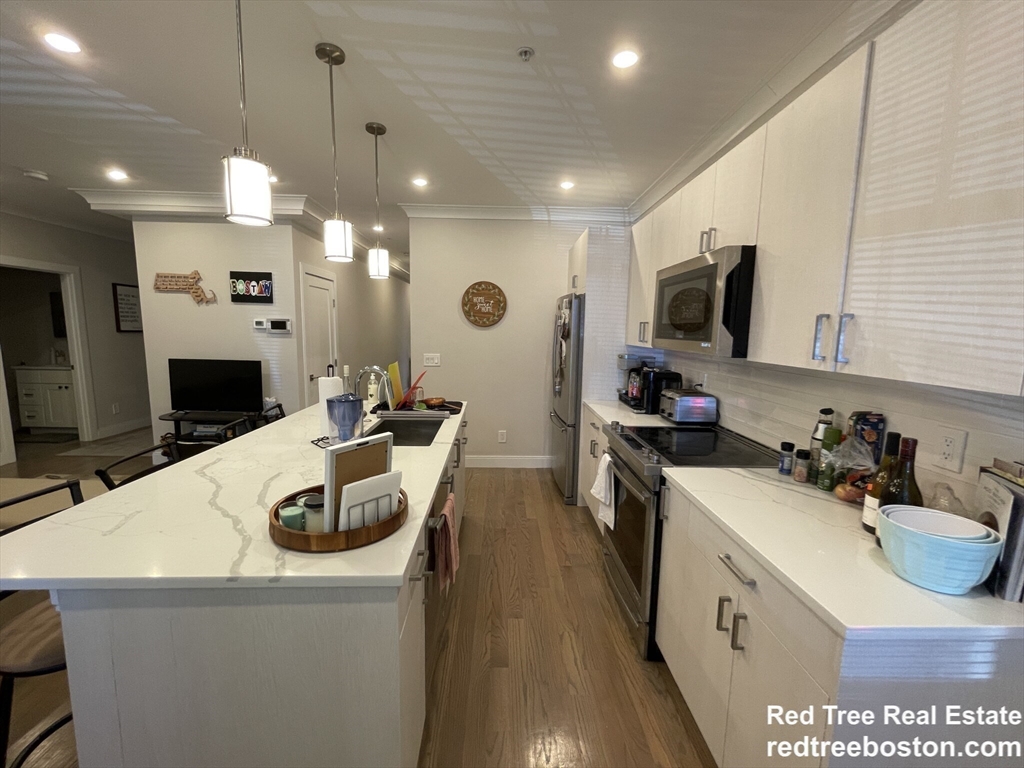 9 Mansfield St, Allston