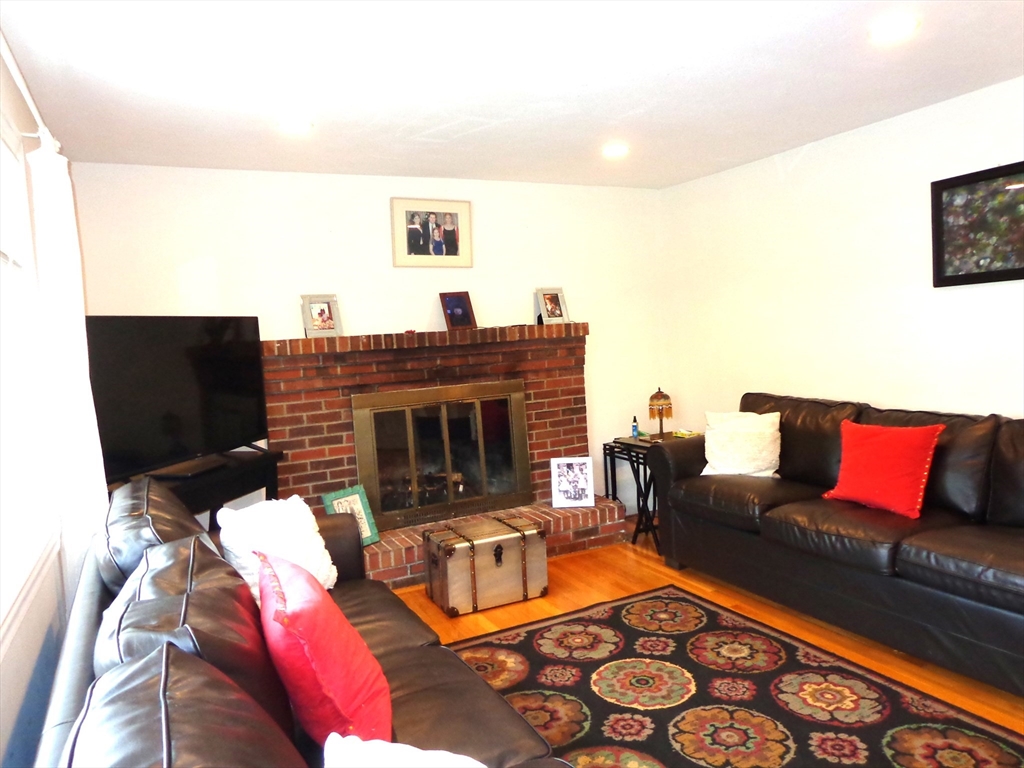 185 Edenfield Ave, Watertown