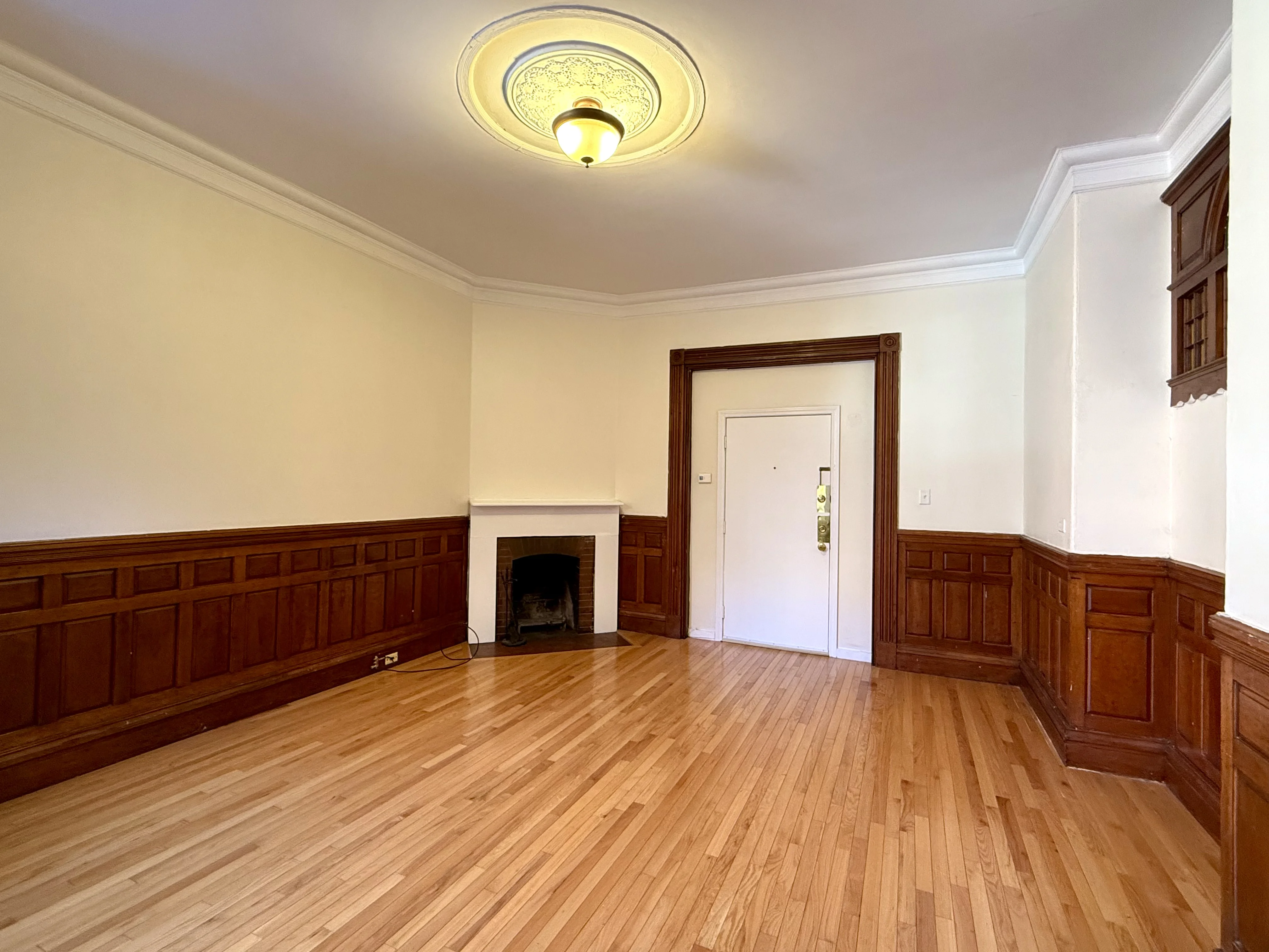 293 Newbury St, Back Bay