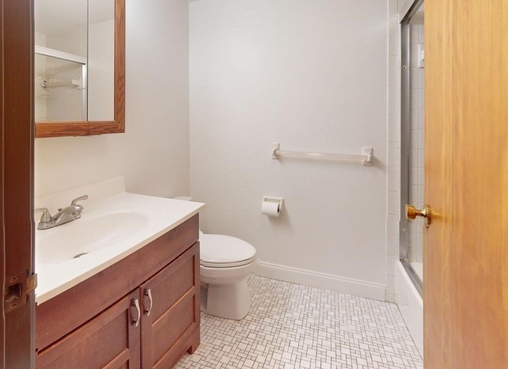 390 Broadway, Winter Hill