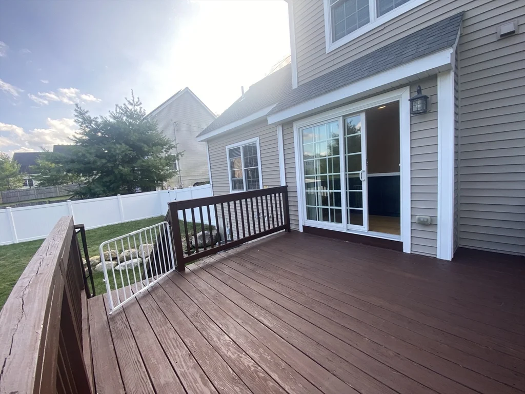 90 Cook Ln, Marlborough