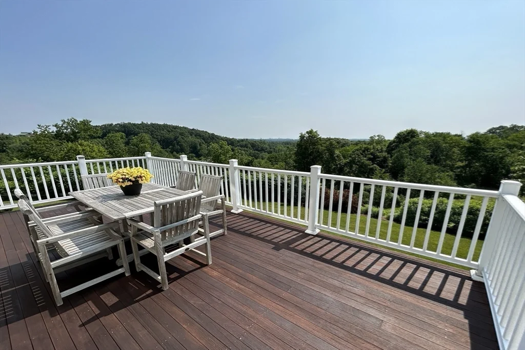63 Skyfields Dr, Groton