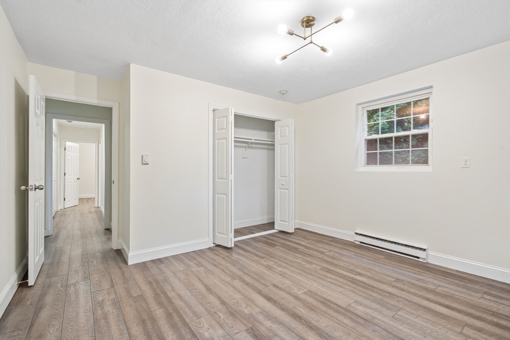 5 Walker Rd, North Andover