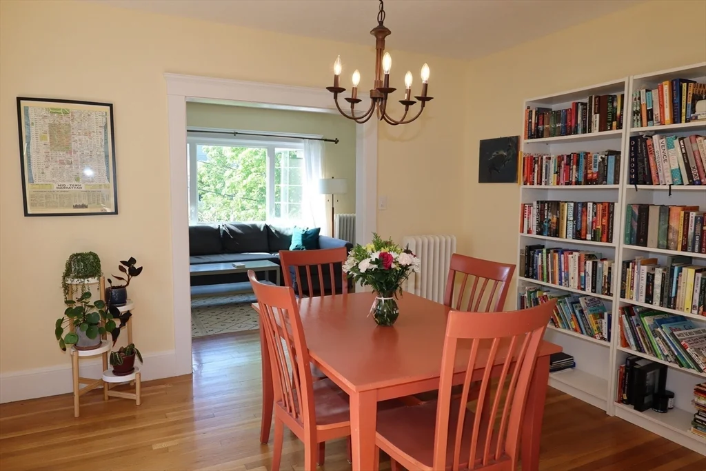 18 Moulton Rd, Arlington Heights