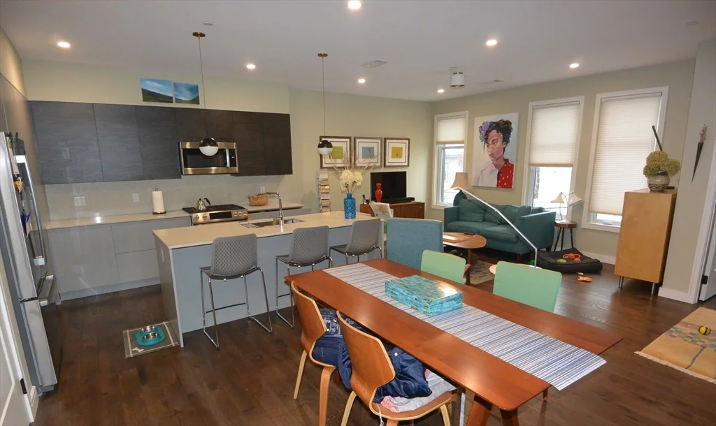 45 Burnett St, Jamaica Plain