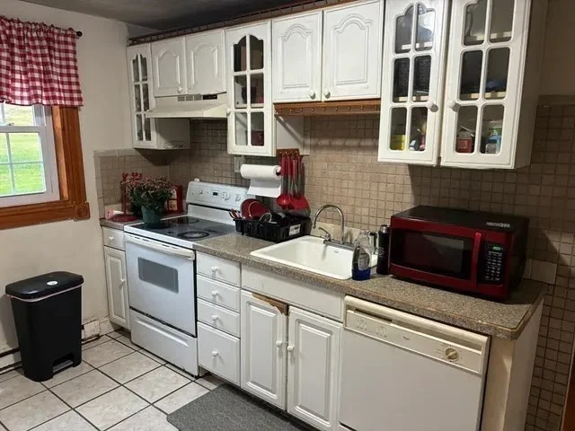 1 Walker Rd, North Andover