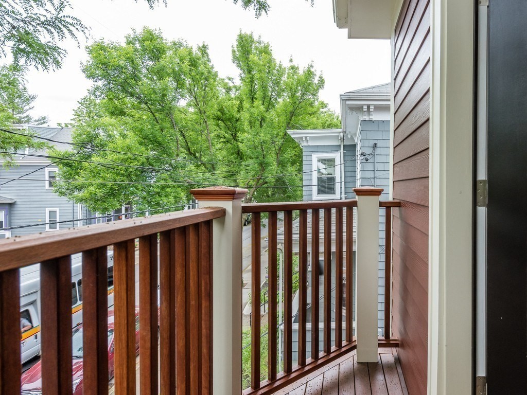 47 Wallace St, Tufts