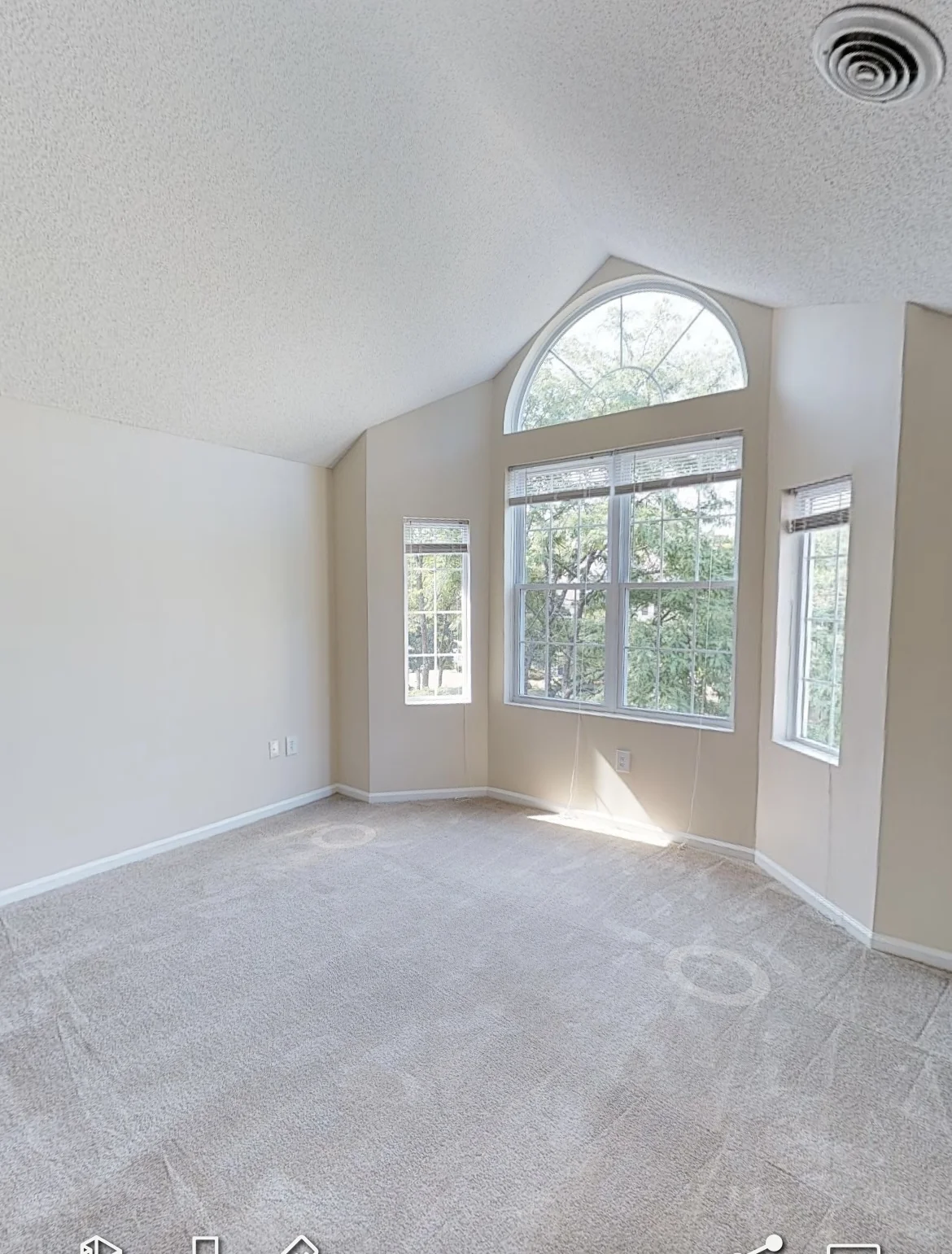 1 Arboretum Way, Burlington