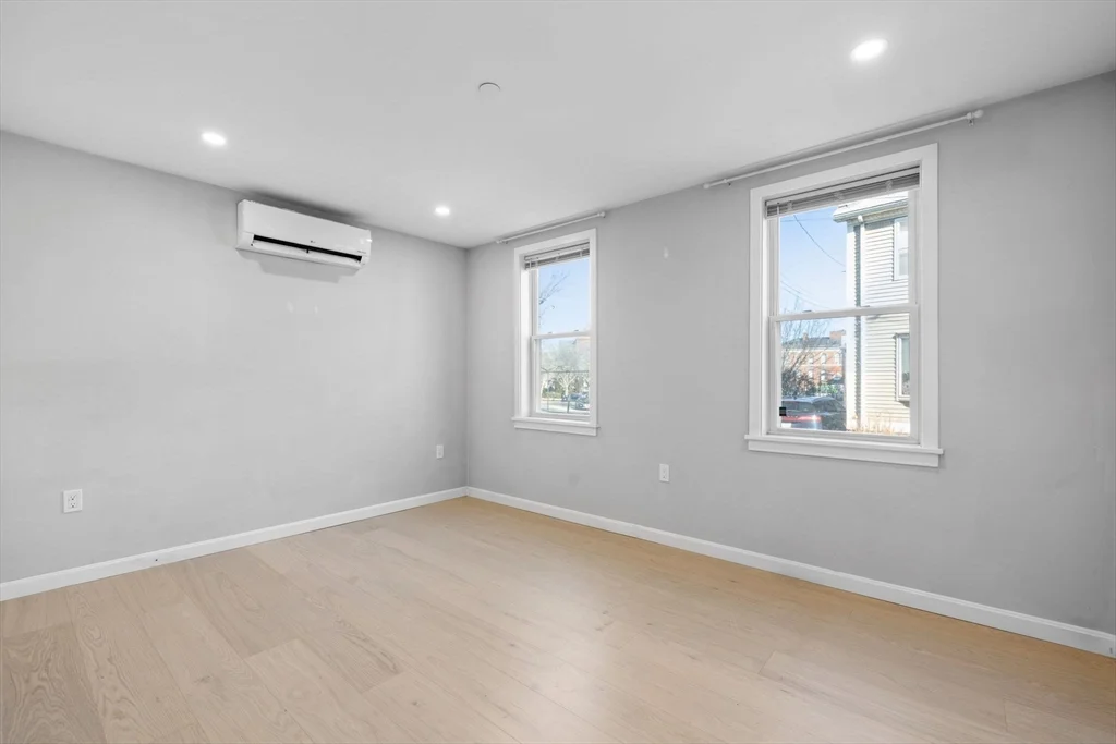 24 Ferrin St, Charlestown