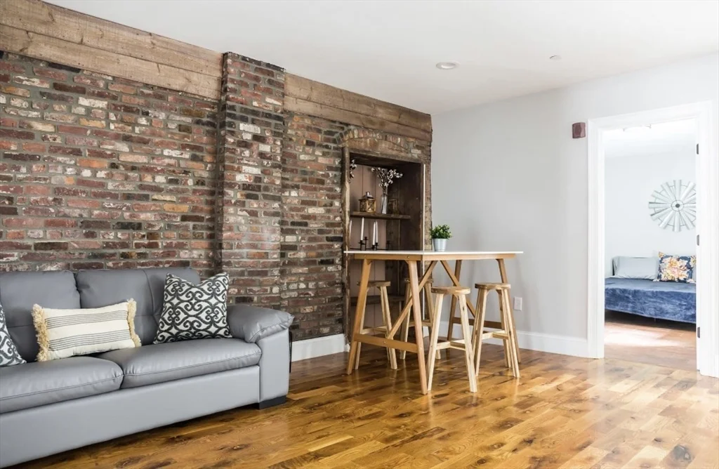 143 Everett St, East Boston