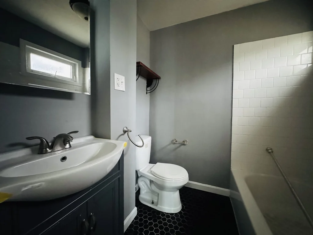 166 Bradford Ave, Fall River