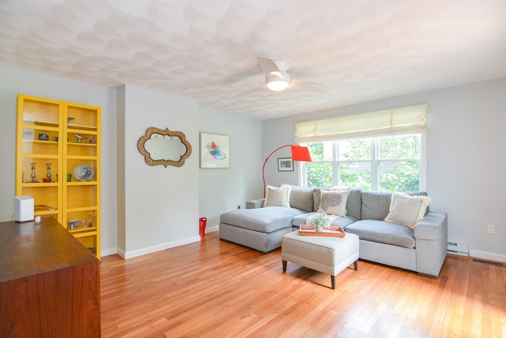 3 Abbot Ct, Marblehead