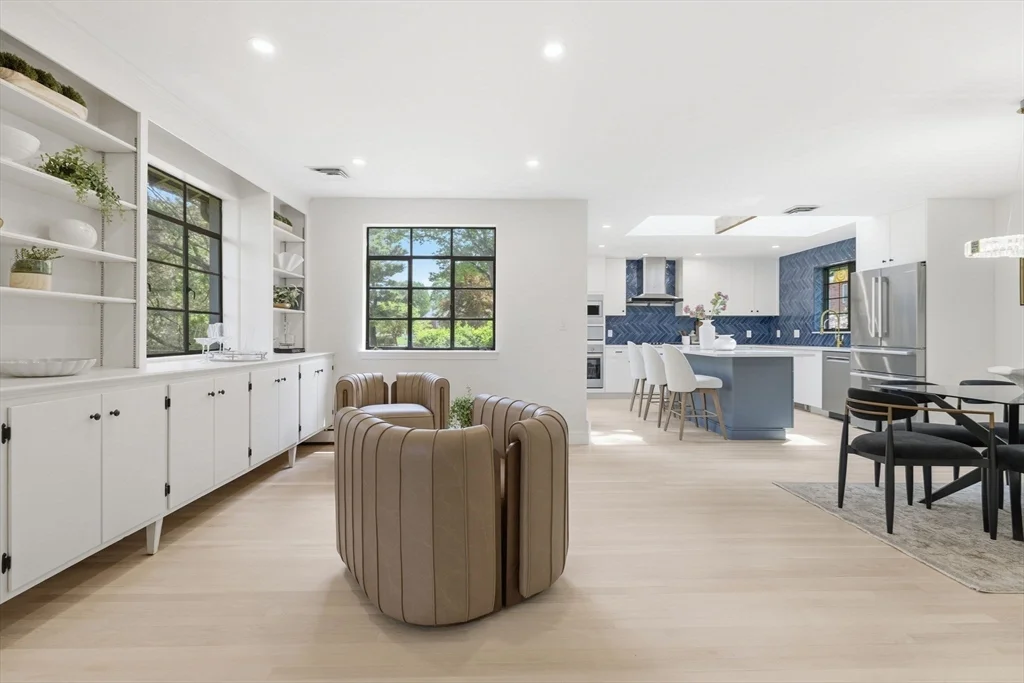 180 Eliot St, Chestnut Hill
