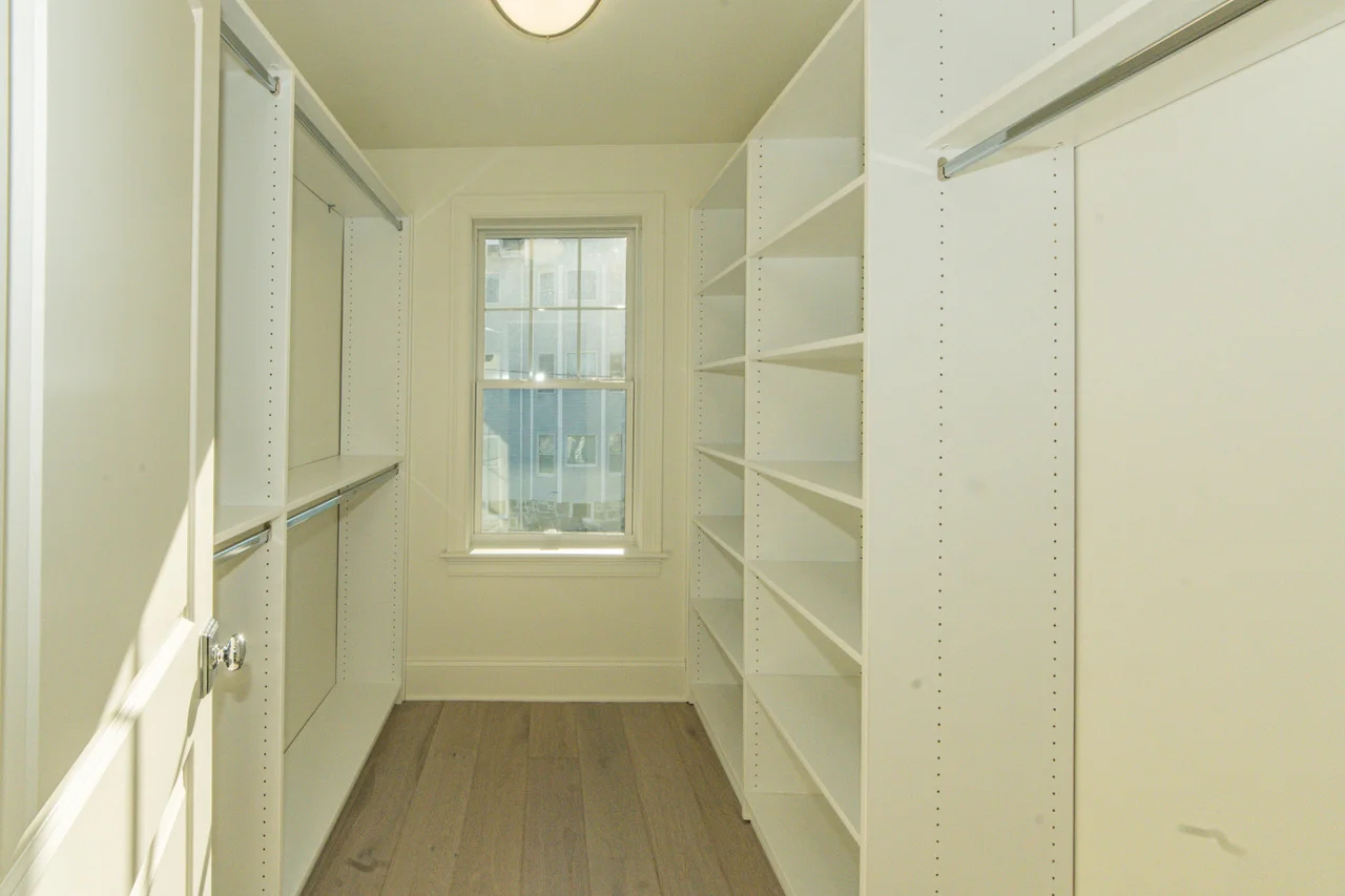 176 Winthrop Shore Dr, Winthrop