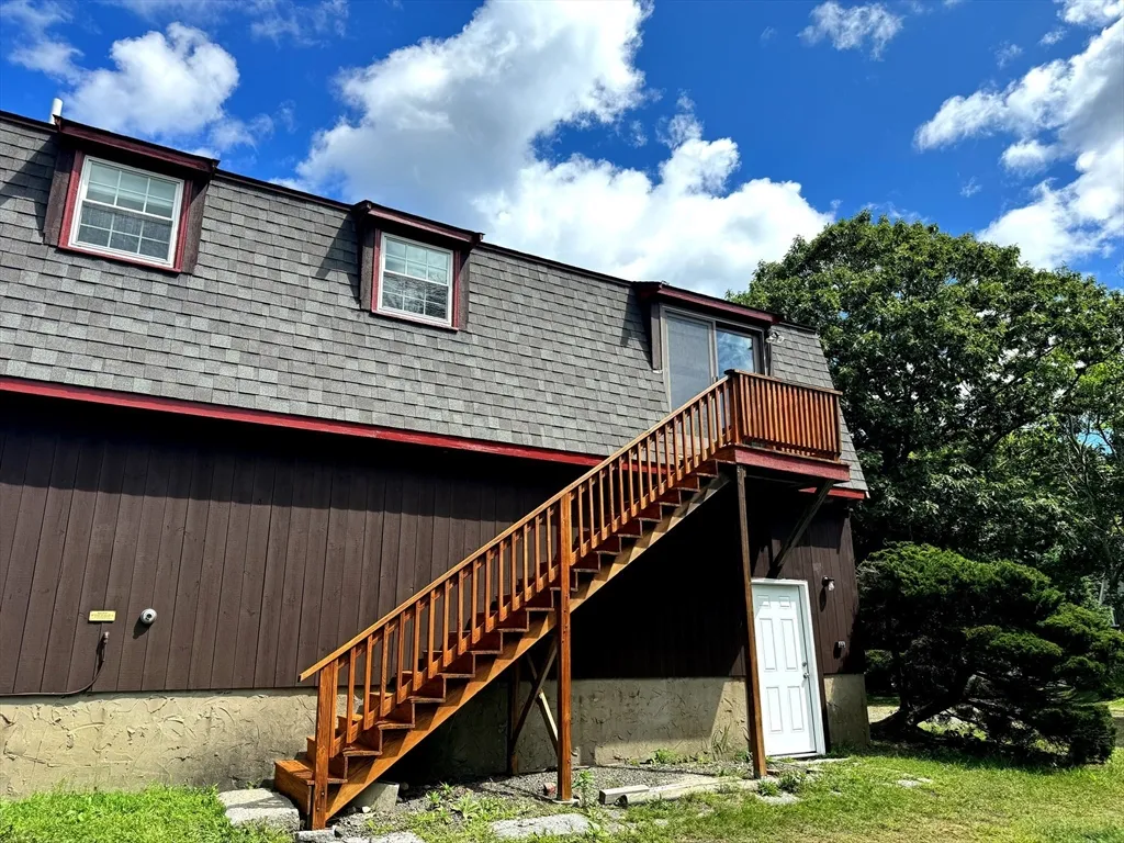 7 Briny Way, Long Beach